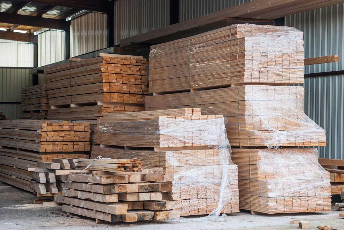 Pros & Cons of Cedar & Pressure Treated Wood Decks in Kansas City